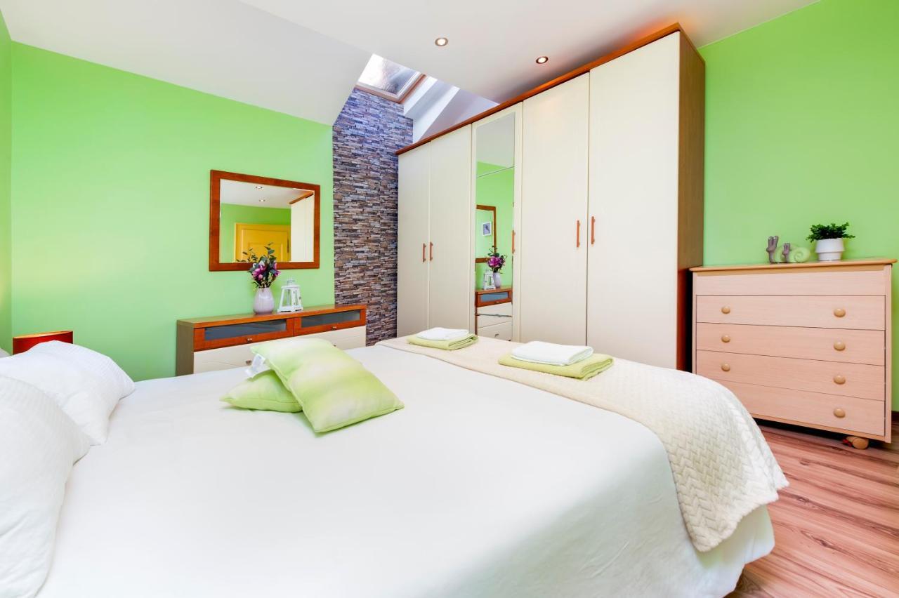 Ap Downtown Apartment Ровинь Экстерьер фото