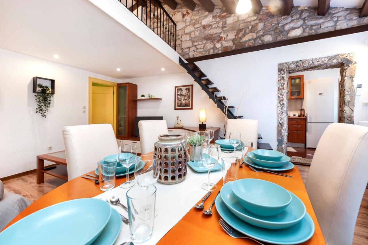 Ap Downtown Apartment Ровинь Экстерьер фото